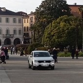 La piazza di Pallanza (da Facebook)