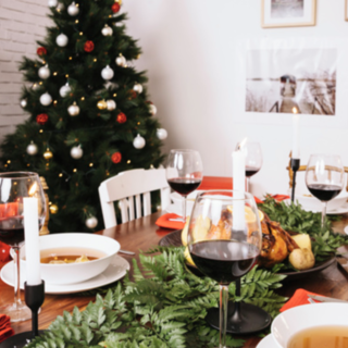 Natale a tavola tra tradizione e prudenza: spesa in calo del 5% rispetto al 2024