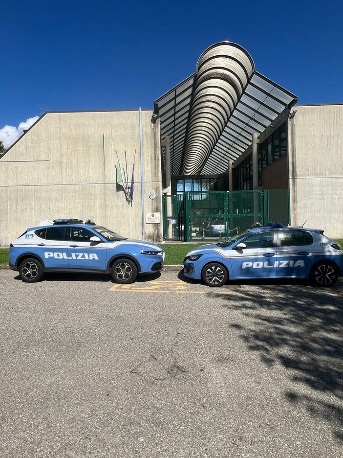 Omegna, scambio di denaro e metadone in piazza della Pace: arrestato un 52enne Omegna, scambio di denaro e metadone in piazza della Pace: arrestato un 52enne