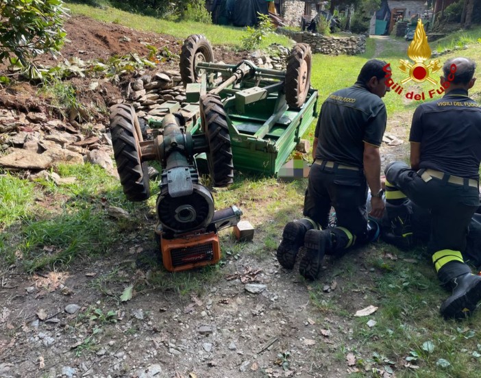 Cossogno, incidente con motoagricola: 60enne soccorso dai Vigili del fuoco
