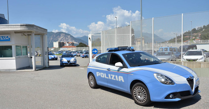 Bognanco, donna accoltellata dall’ex compagno: riesce a fuggire e chiedere aiuto Bognanco, donna accoltellata dall’ex compagno: riesce a fuggire e chiedere aiuto
