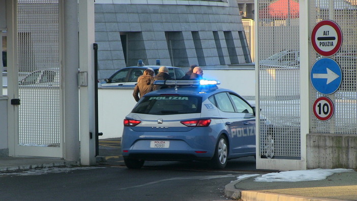 Tentava di spacciare droga a minorenni al luna park: arrestato un 26enne