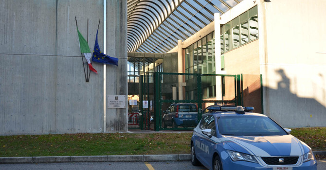 Omegna, minaccia con una zappa: denunciato un uomo Omegna, minaccia con una zappa: denunciato un uomo