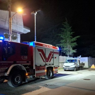 Gravellona Toce, tubatura del gas danneggiata durante lavori di scavo: intervengono i vigili del fuoco