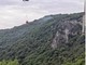 Incendio boschivo a Madonna del Sasso: fiamme domate dopo ore di intervento