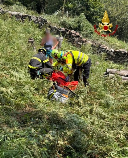 Incidente nei boschi sopra Cossogno: uomo rimane schiacciato da un albero, salvato dai soccorritori