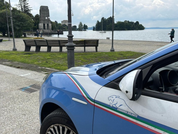 Sorpresi con arnesi da scasso in auto: denunciato un uomo e foglio di via da Verbania