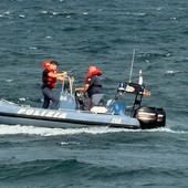 Raffiche di vento sul lago Maggiore: interventi della polizia di Stato per natanti in difficoltà