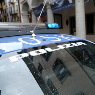 Fermato con un coltello dopo aver eluso il controllo della polizia