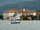 Mezzo in avaria nel lago, quattro persone soccorse dalla polizia Mezzo in avaria nel lago, quattro persone soccorse dalla polizia