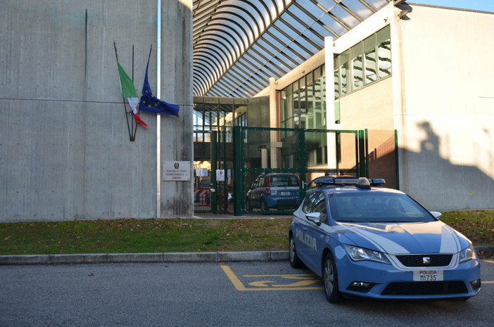 Violenza fisica e psicologica nei confronti della compagna: arrestato un 32enne