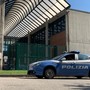Omegna, minori disturbano i bagnanti in spiaggia: sequestrato hashish a un 16enne