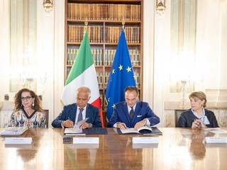 Firmatari dell’accordo il presidente Alberto Cirio e il direttore Maria Rosaria Laganà Firmatari dell’accordo il presidente Alberto Cirio e il direttore Maria Rosaria Laganà