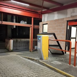 Parcheggio Rosmini insicuro: scoppia la polemica Parcheggio Rosmini insicuro: scoppia la polemica