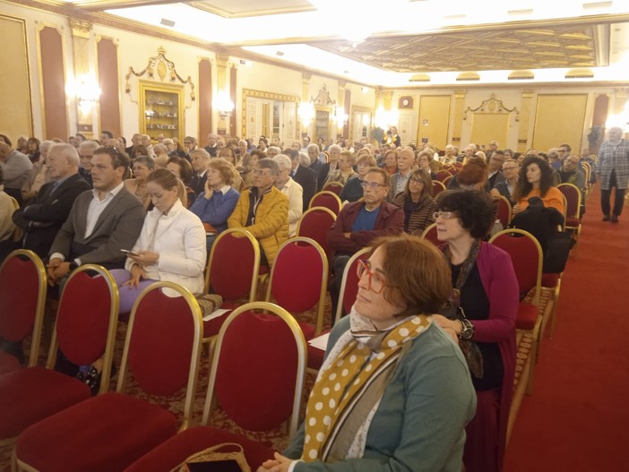 Premio Stresa di Narrativa 2026, al via gli incontri con gli autori finalisti Premio Stresa di Narrativa 2026, al via gli incontri con gli autori finalisti