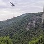Incendio boschivo a Madonna del Sasso: fiamme domate dopo ore di intervento