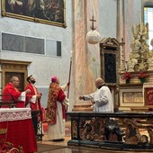 Presentato al vescovo Brambilla il restauro del presbiterio della collegiata di Cannobio