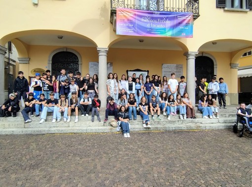 &quot;Ombre su lago&quot;: un viaggio nella memoria con gli studenti di Baveno e Varallo Pombia FOTO