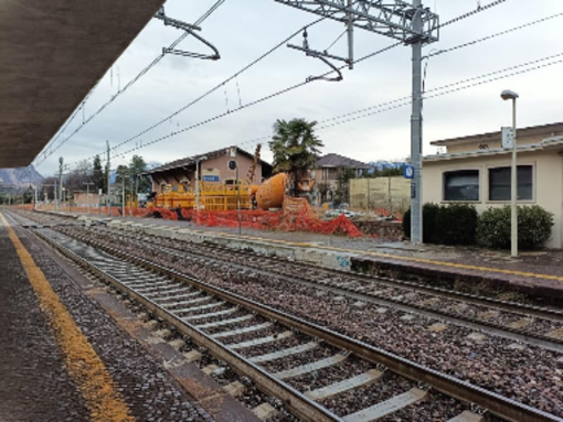 Incuria e degrado nella stazione di Stresa: il sindaco Severino scrive al Ministro Salvini FOTO