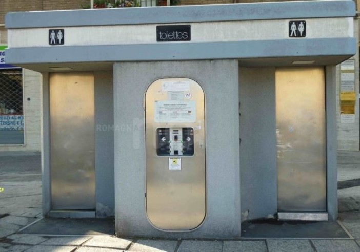 “A quando nuovi bagni pubblici anche a Verbania?” “A quando nuovi bagni pubblici anche a Verbania?”