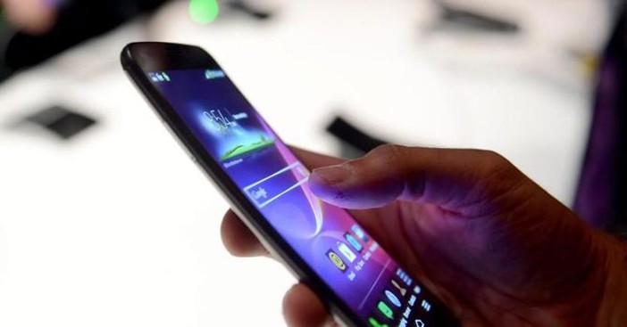 Smartphone vietati a scuola: divieto esteso, ma gli studenti aggirano le regole