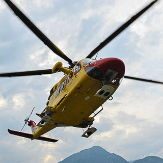 Trasportata a Novara in codice rosso l'escursionista recuperata sul monte Castellaccio