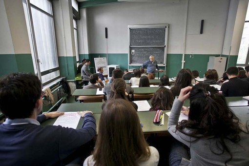 ''Alzare i requisiti per le borse di studio penalizza gli studenti'' ''Alzare i requisiti per le borse di studio penalizza gli studenti''