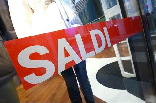 Partiti anche a Verbania i saldi estivi: il parere dei commercianti
