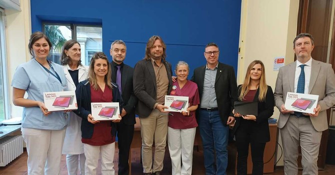 Consegnati all'Asl Vco i tablet destinati ai pazienti non udenti