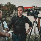 L'energia del conduttore: come si tiene viva una diretta