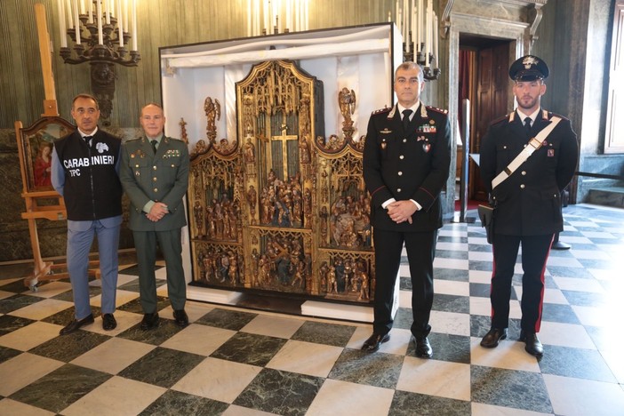 Traffico illecito di arte scoperto in Piemonte: restituiti 65 beni artistici alla Spagna