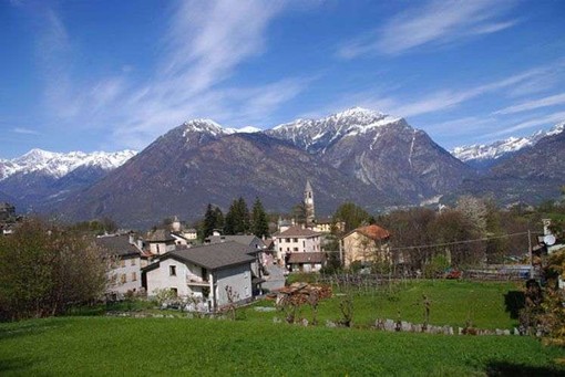 Terre di Mezzo Tour, gran finale a Trontano: domenica l'escursione a Parpinasca e il teatro botanico per famiglie Terre di Mezzo Tour, gran finale a Trontano: domenica l'escursione a Parpinasca e il teatro botanico per famiglie