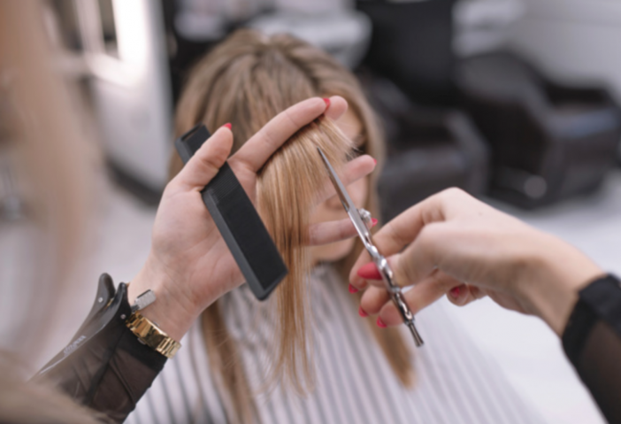 Confartigianato: “Riaprire parrucchieri ed estetiste in zona rossa, migliaia di attività a rischio”