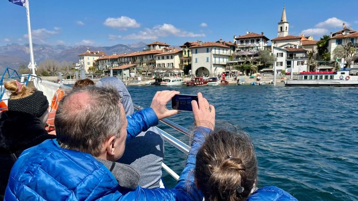 Turismo in crescita, il ponte del 2 giugno ha portato i turisti svizzeri nei laghi piemontesi