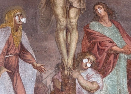 Vandalizzati gli affreschi della chiesa di Baveno
