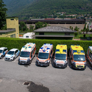Omegna apre le porte del soccorso: giornata con i volontari Anpas tra corsi, simulazioni e incontri