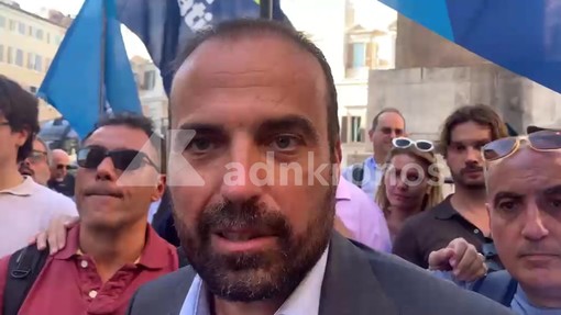 Cinema, il sit-in a Montecitorio con Marattin: "No alla nuova Agenzia, spreco di soldi pubblici e inutile doppione"