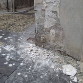 Pallanza, calcinacci in via Santo Stefano Pallanza, calcinacci in via Santo Stefano