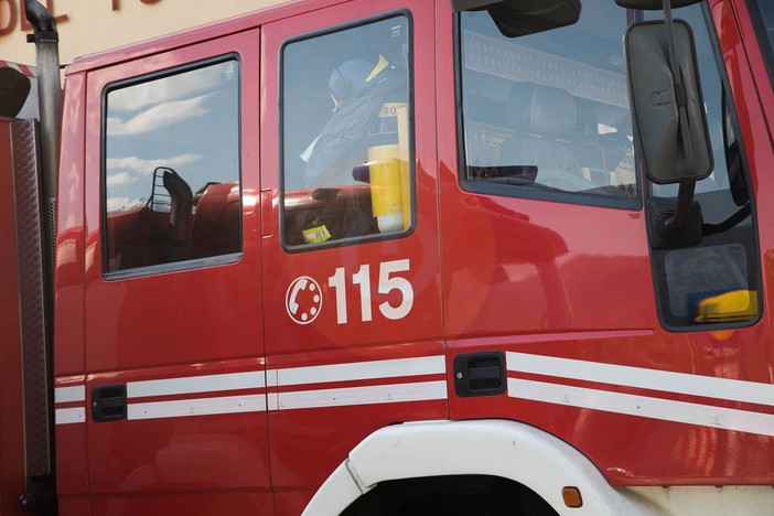 Incendio nella notte a Baveno: nessun ferito