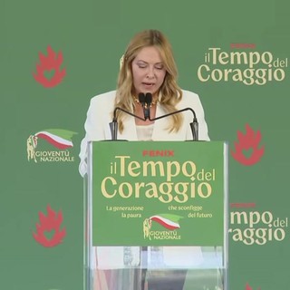 Meloni: "Norma per tetto a studenti stranieri in classe e divieto di burqa e niqab"