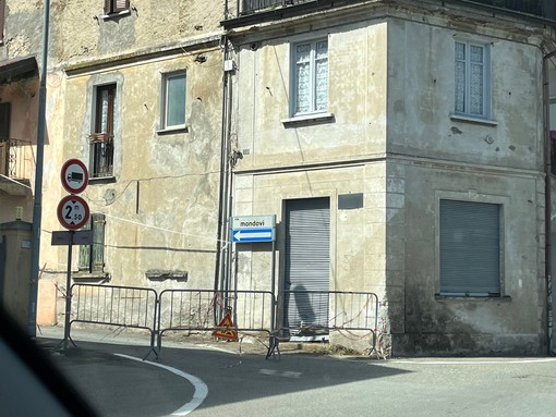 Polemiche a Verbania per il protrarsi della chiusura di via Mondovì a Trobaso