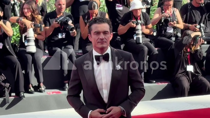 Venezia 83, Orlando Bloom infiamma il red carpet per 'Bucking Fastard'