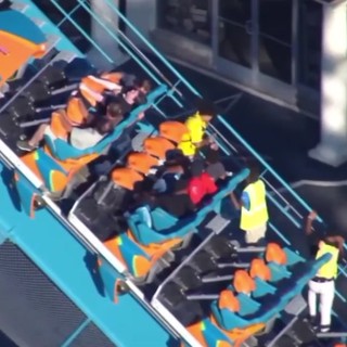 Incidente mortale al luna park in Georgia, persone bloccate a 60 metri di altezza Incidente mortale al luna park in Georgia, persone bloccate a 60 metri di altezza