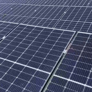 Poste Italiane accelera sulla transizione energetica: 210 nuovi impianti fotovoltaici nei primi sei mesi del 2026 Poste Italiane accelera sulla transizione energetica: 210 nuovi impianti fotovoltaici nei primi sei mesi del 2026