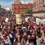 Olio invenduto e aziende in crisi, migliaia di olivicoltori in piazza a Bari Olio invenduto e aziende in crisi, migliaia di olivicoltori in piazza a Bari