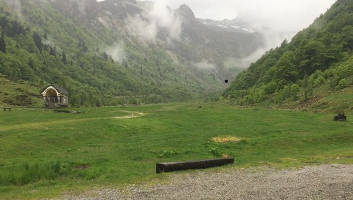 Resti umani trovati nei boschi della Val Loana, indagini per risalire all’identità Resti umani trovati nei boschi della Val Loana, indagini per risalire all’identità