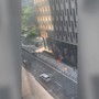 Paura a New York, ordigno incendiario davanti alla sede dell'Fbi: arrestato un uomo Paura a New York, ordigno incendiario davanti alla sede dell'Fbi: arrestato un uomo