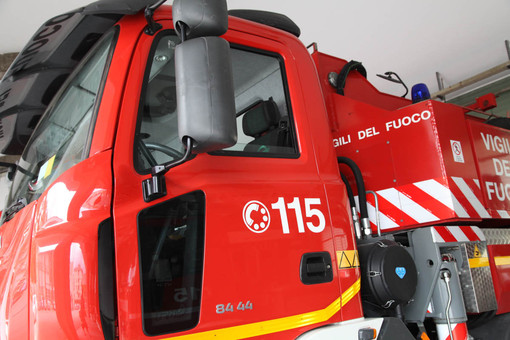 Sposta una griglia di aerazione e precipita per cinque metri: un ferito a Casale Corte Cerro