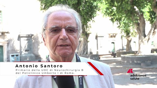 Tumori della base cranica, Santoro: "Nuove tecniche e nuove tecnologie hanno aiutato molto la rimozione di questi tumori" Tumori della base cranica, Santoro: "Nuove tecniche e nuove tecnologie hanno aiutato molto la rimozione di questi tumori"
