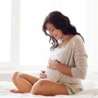 Natalità, dallo smog al clima: tutti gli effetti sulla fertilità